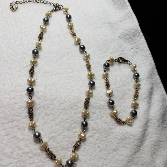 ? Jewelry - Necklaces and Bracelet